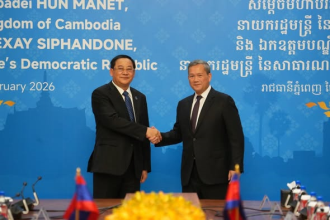 Lao and Cambodian Prime Ministers Hold Talks to Boost Bilateral Cooperation